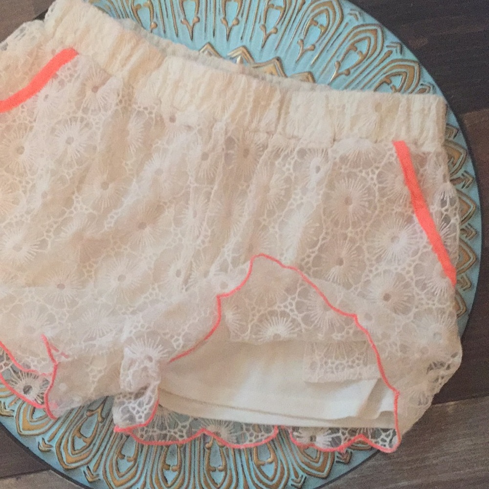 Blue pepper Lacey shorts with pockets